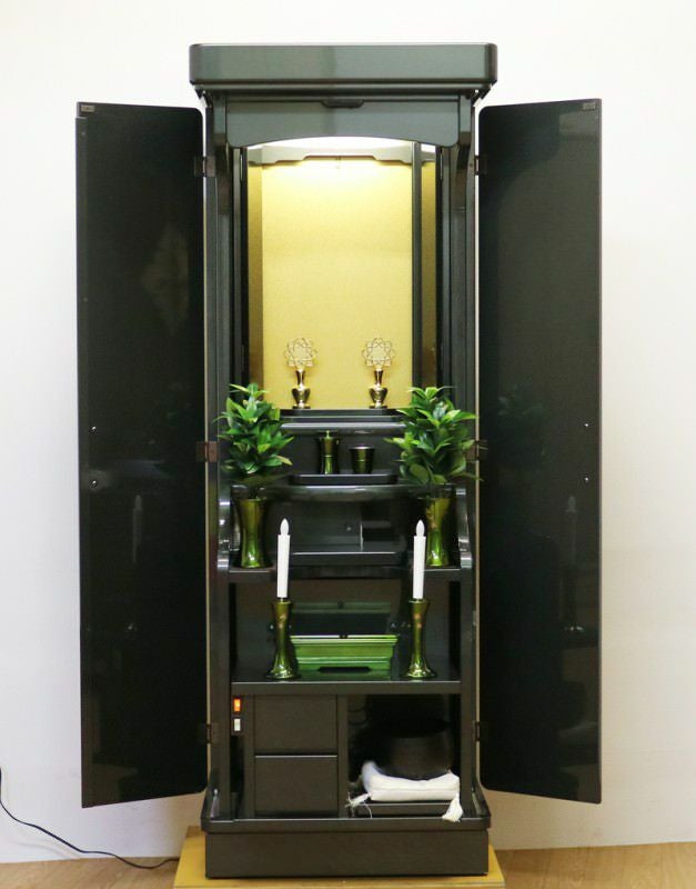 創価学会 家具調中古仏壇594 メタリック シックで飽きのこない個性的な